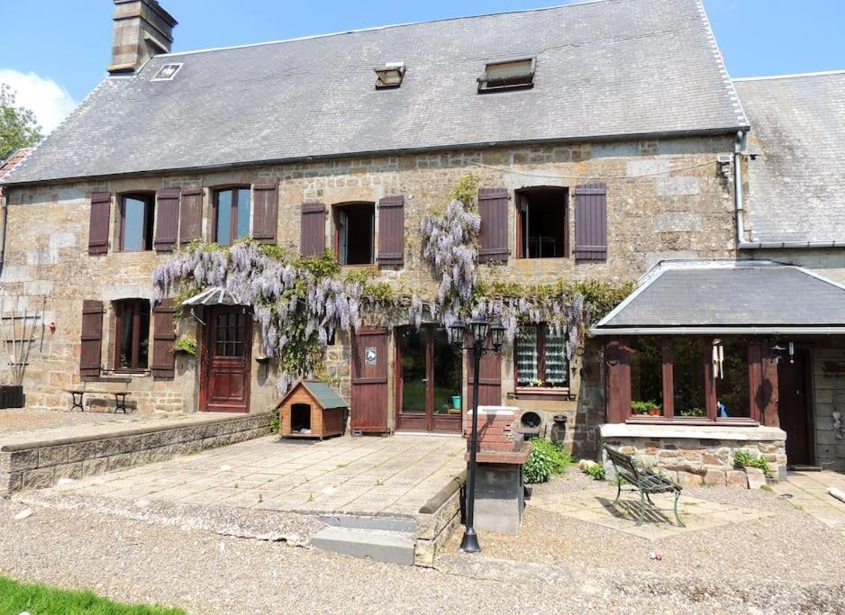 Bienvenue A La Seliniere ! Champ-du-Boult Exterior foto